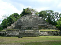 GtB The Jaguar Temple of Lamanai, with its boxy jaguar decoration