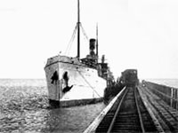 GtB Stann Creek Railway, with Bananas on the Pier in Dangriga